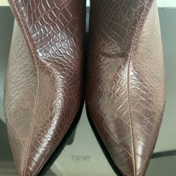 Express Croc Booties - Picture 3 of 9